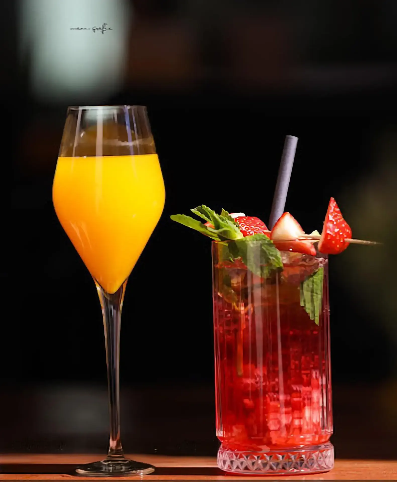 Aperitivo-Cocktails an der Bar – STORIA Italiener München Maxvorstadt